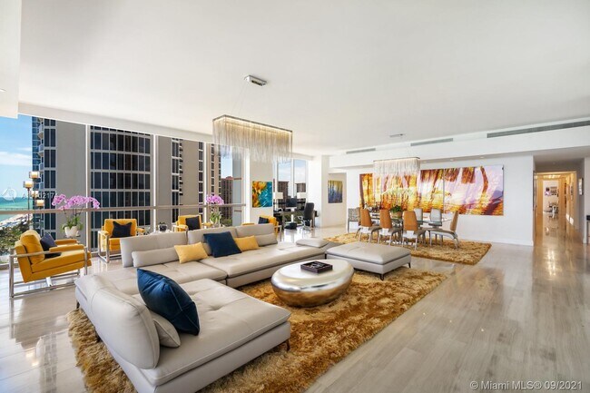 Building Photo - 17749 Collins Ave