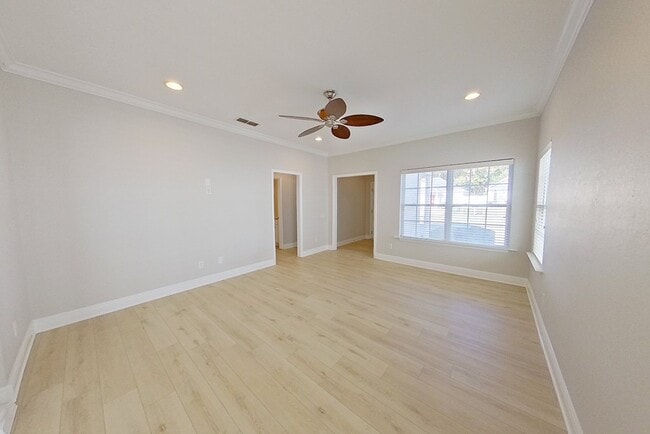 Building Photo - 303 Summercreek Cove