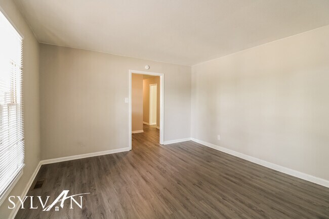 Building Photo - Your dream home is waiting for you. Hurry ...