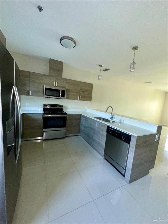 Building Photo - 20 Newport Ave