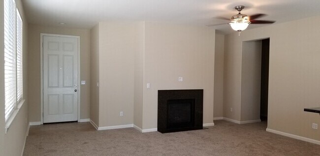 Foto del edificio - Large beautifully maintained newer home located in Demonte Ranch.