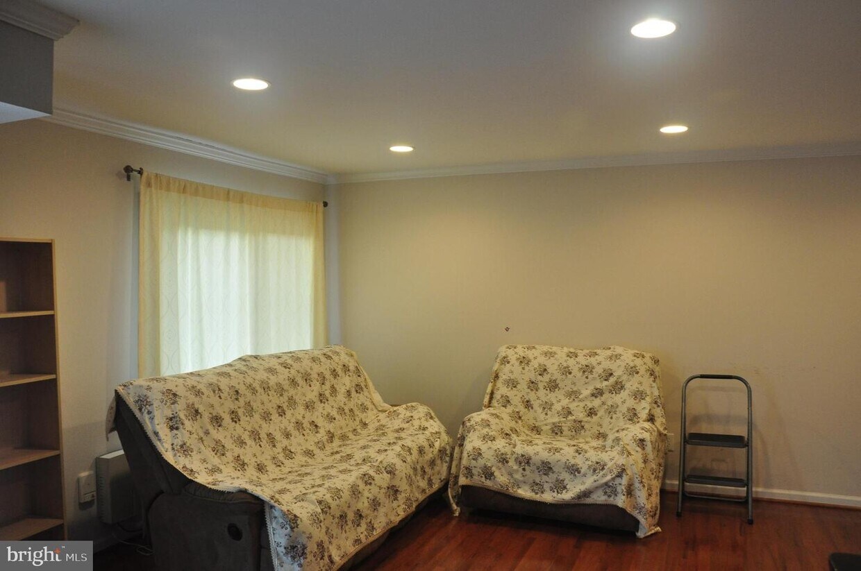 8000 Chanute Pl Unit 6, Falls Church, VA 22042 Room for Rent in Falls