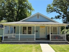 Building Photo - 689 Berne St SE
