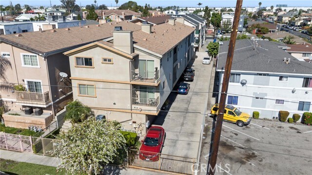 Foto del edificio - 1611 W 208th St
