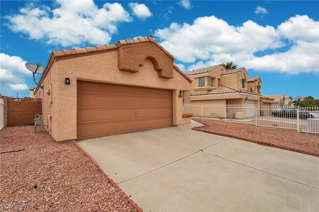 Foto del edificio - 856 Brass Ring Rd