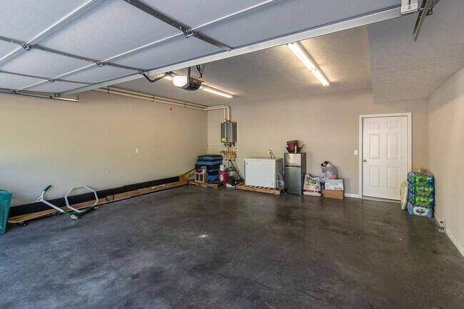 Foto del edificio - 15 Collinswood Wy