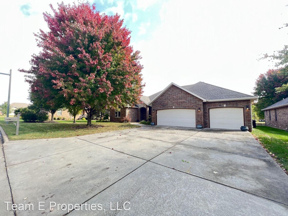 4 br, 3 bath House - 1452 N. Marlowe Ave. Photo