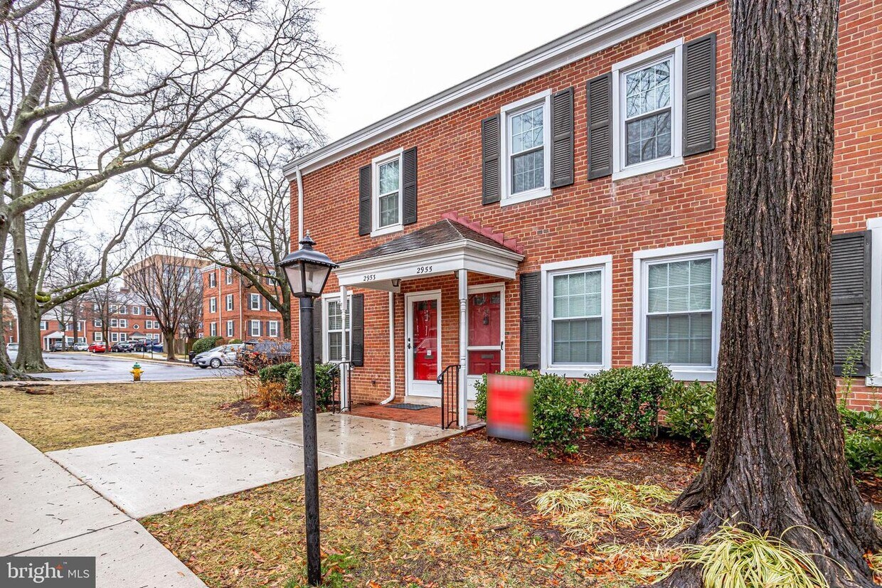 Foto principal - 2955 S Columbus St