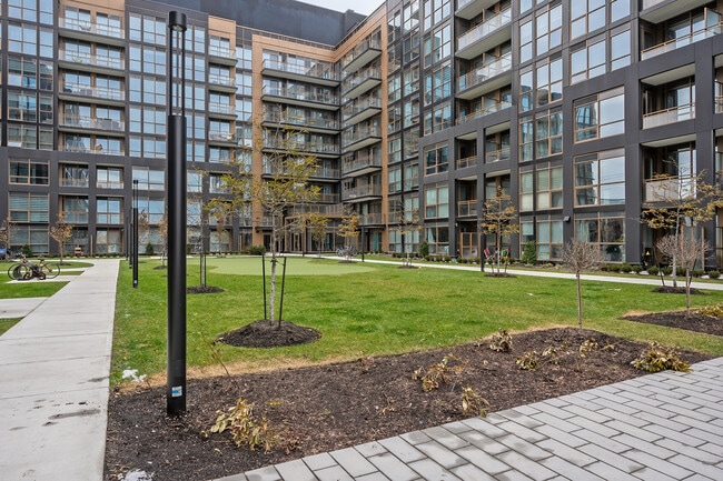 Photo du bâtiment - 2343 Khalsa Gate