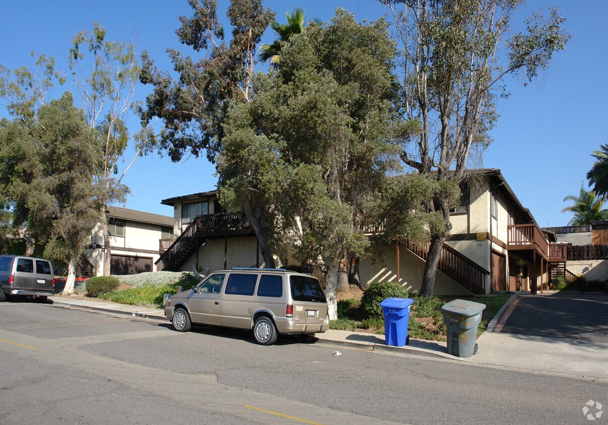 Building Photo - Washington Street Townhouses