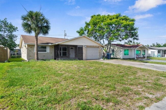 Building Photo - 5330 Poinsettia Dr