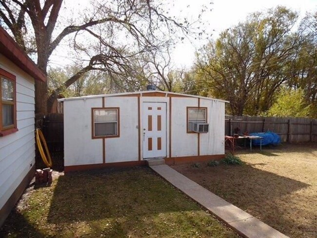 Building Photo - 306 Beech Ave