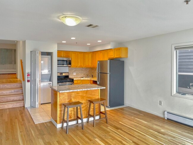 Foto del edificio - 8913 Riverside Pl