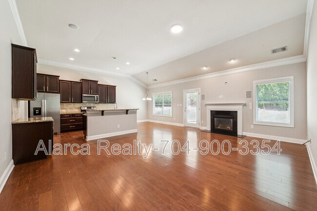 Foto del edificio - 1016 Ridgehaven Rd