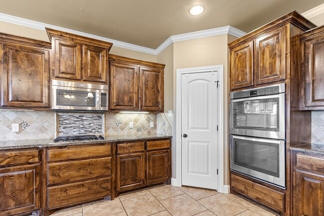 Foto del edificio - 5811 Oak Creek Drive