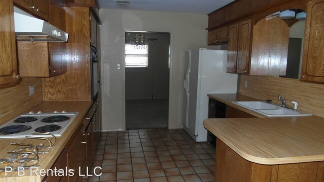 Building Photo - 1313 NW 75th St