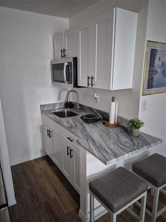 Foto del edificio - 7709 W Hanna Ave