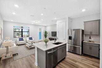 Building Photo - 7648 SW Lucy Ln