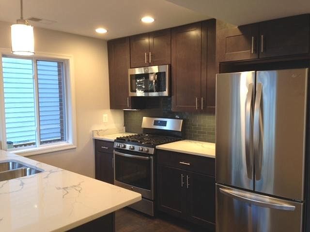 Foto del edificio - 1320 N Nelson St