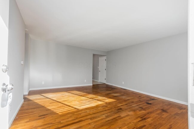 Building Photo - 5340 Carolyn Dr