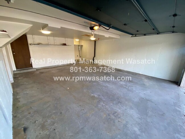 Foto del edificio - Spacious 3 bedroom, 1.5 bathroom condo in ...