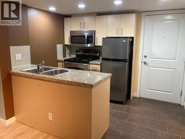 Building Photo - 200 Keary St