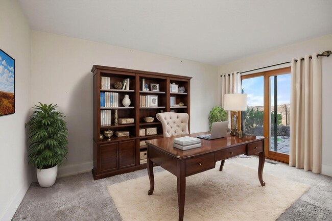 Building Photo - STUNNING 3000 sq ft HOME OFF HILLCREST RD