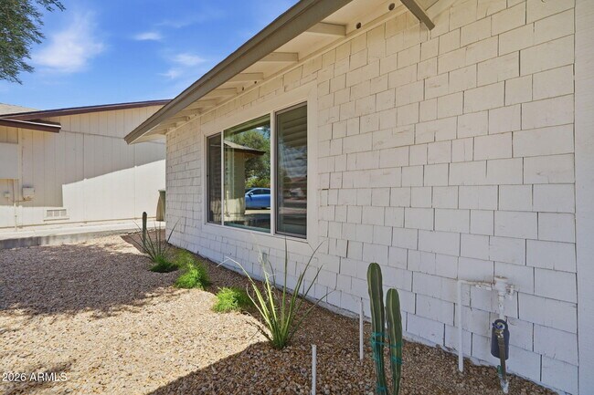 Building Photo - 4234 E Winnetka Dr