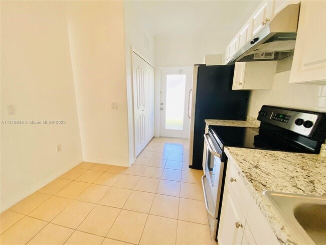 Building Photo - 13260 Old Biscayne Dr