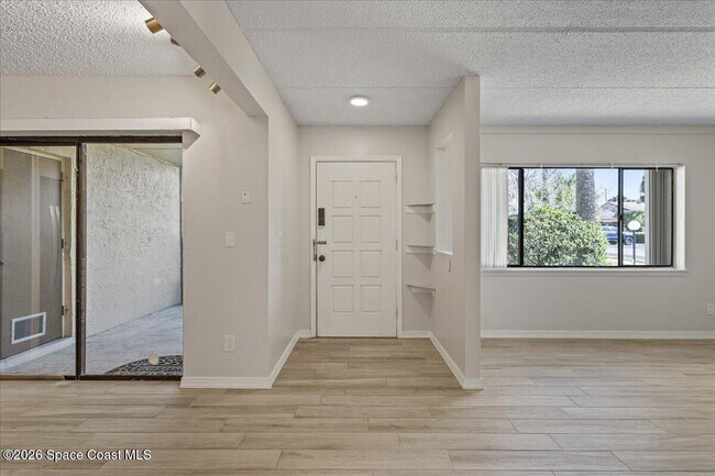 Foto del edificio - 1145 N Shannon Ave