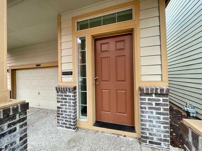Building Photo - Traditional Beaverton 4 Bed 2.5 Bath House...
