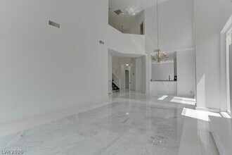 Building Photo - 8953 Diamond Falls Dr