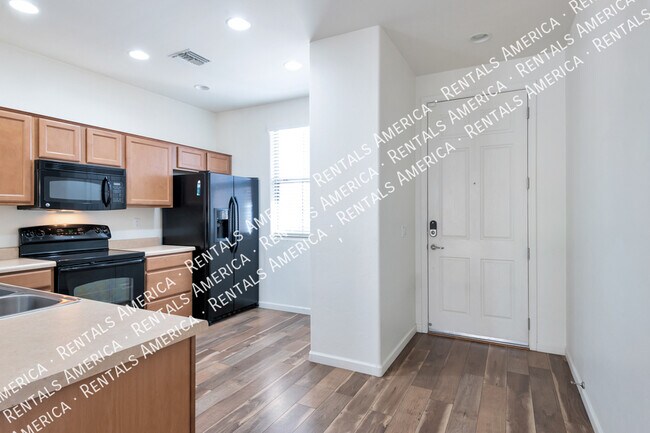 Building Photo - 3323 S Lakeside Ridge Loop