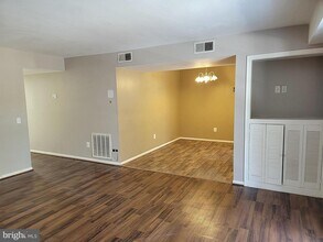 Building Photo - 9220 Niki Pl