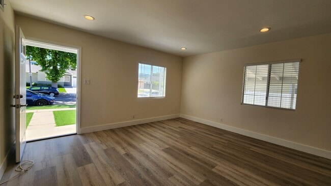 Foto del edificio - 18009 Bullock St