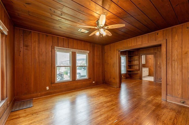 Building Photo - 511 Bull Ln