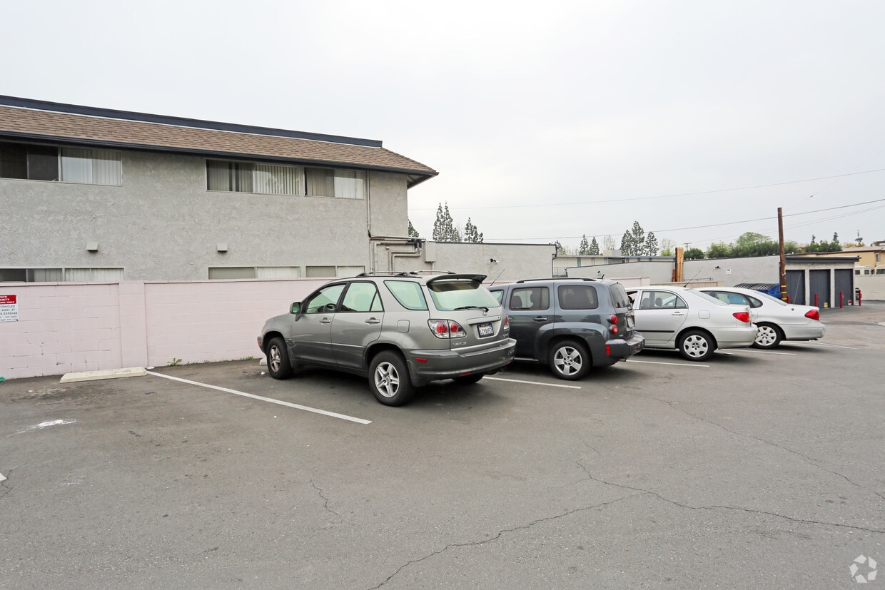 Building Photo - Maurya Apartments