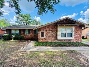 Building Photo - 5755 Roxboro Dr