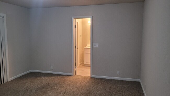 Building Photo - 11425 Springhollow Rd