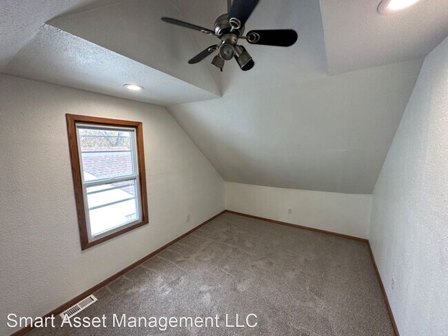 Building Photo - 3 br, 1 bath House - 5035 N 27th St.