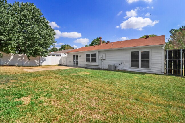 Foto del edificio - 2601 Knoll Trail