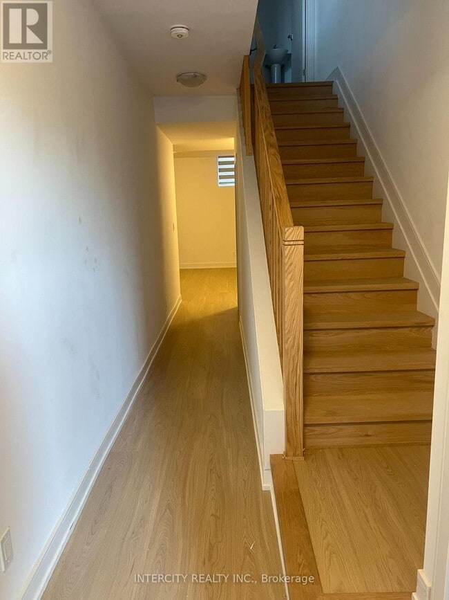 Photo du bâtiment - 19 Desiree Pl