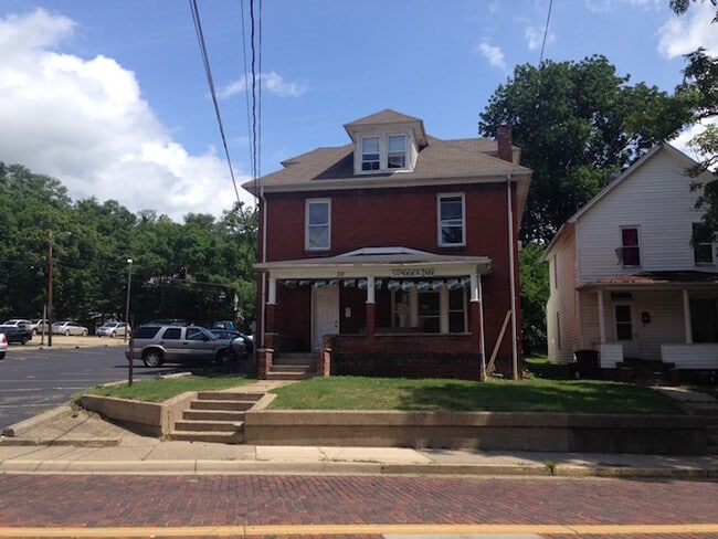 Building Photo - 30 E Carpenter St