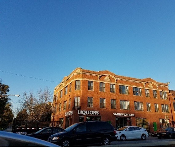 Primary Photo - 2956 W North Ave