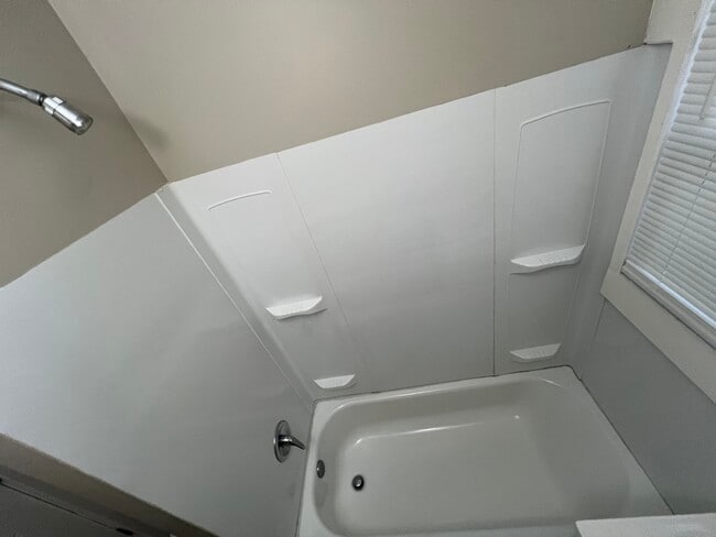 Building Photo - 1943 W Bethune St