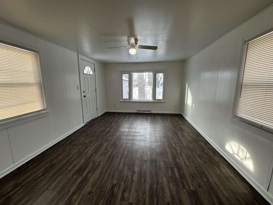 Primary Photo - 209 Lincoln Park Blvd
