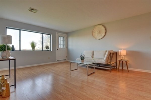 Building Photo - 85 E Squantum St