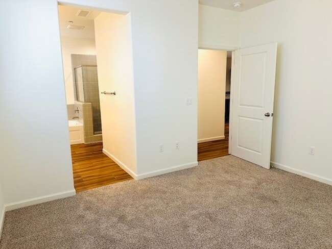 Building Photo - $2,595 Shaw & Leonard, 4 bedroom - Mitchel...