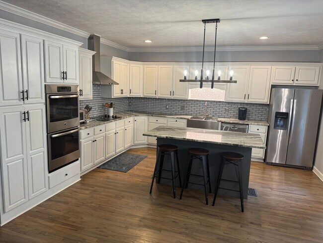 Foto del edificio - Great Home Available Soon!