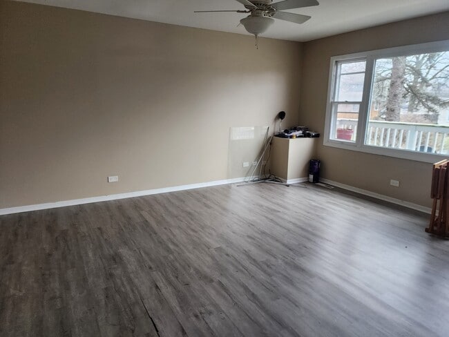 Foto del edificio - 1325 N Glenview Ct